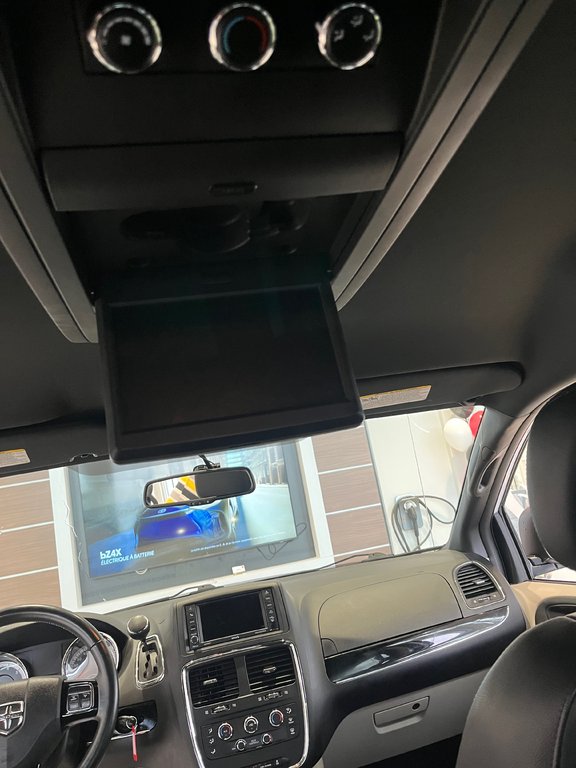 Dodge Grand Caravan SXT Premium Plus 2017 à Amos, Québec - 14 - w1024h768px