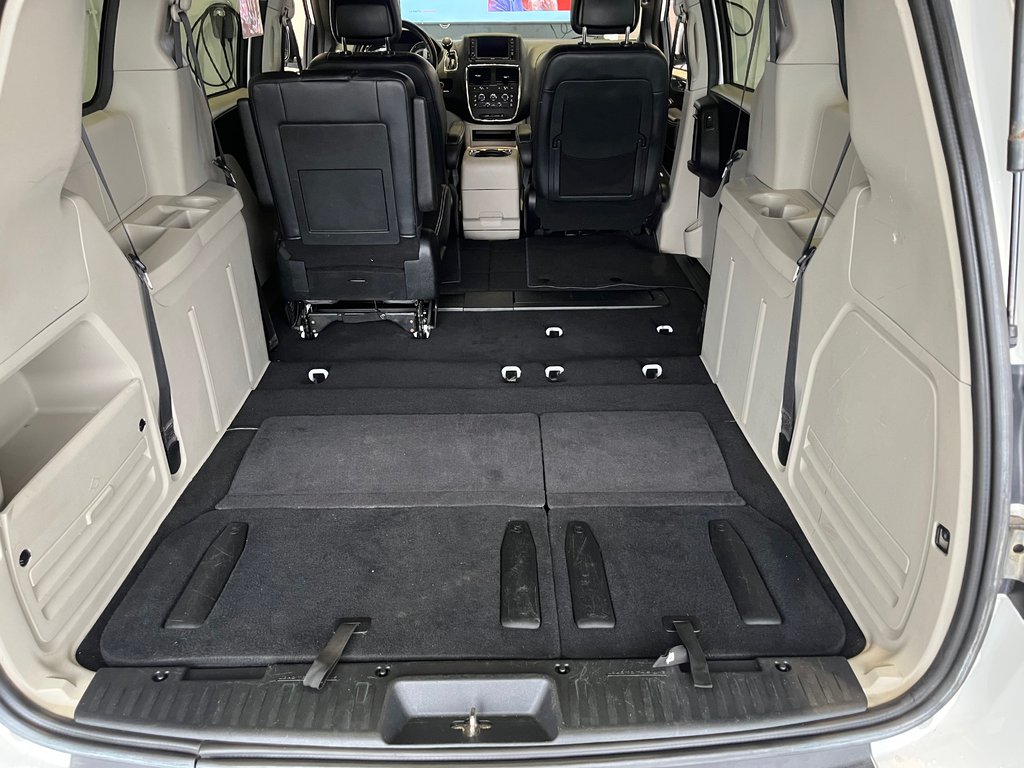 Dodge Grand Caravan SXT Premium Plus 2017 à Amos, Québec - 8 - w1024h768px