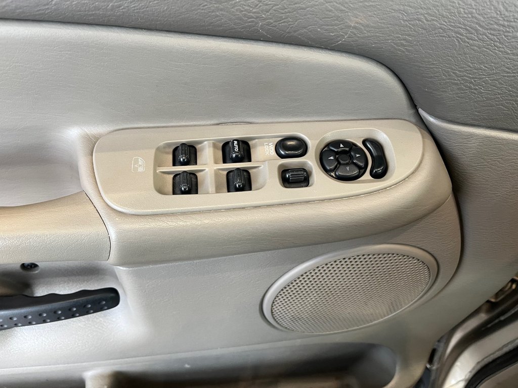 Dodge Ram 1500 SLT 2005 à Amos, Québec - 11 - w1024h768px