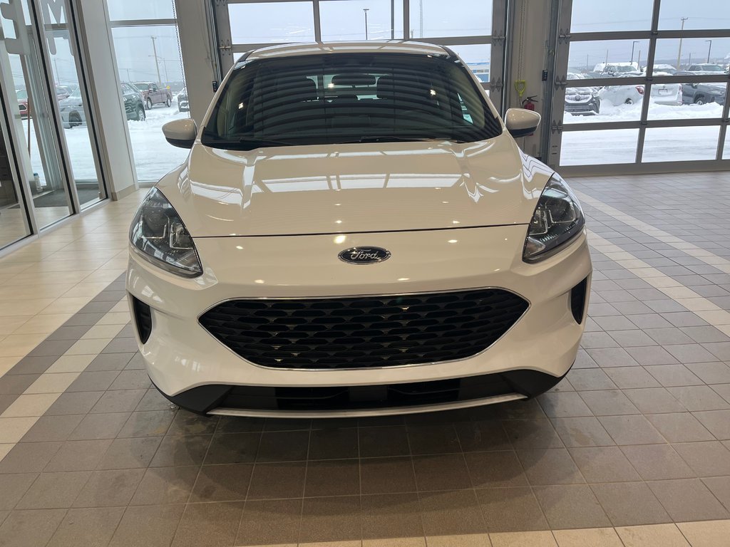 2020 Ford Escape SE in Amos, Quebec - 2 - w1024h768px