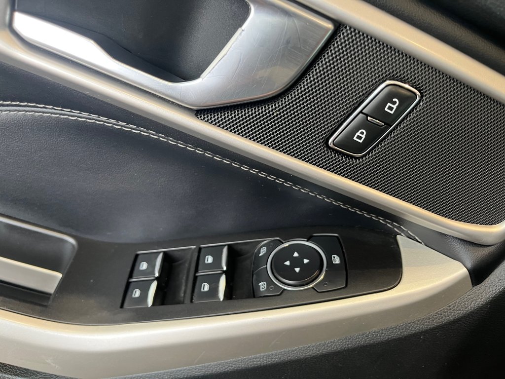 Ford Explorer XLT 2021 à Amos, Québec - 12 - w1024h768px
