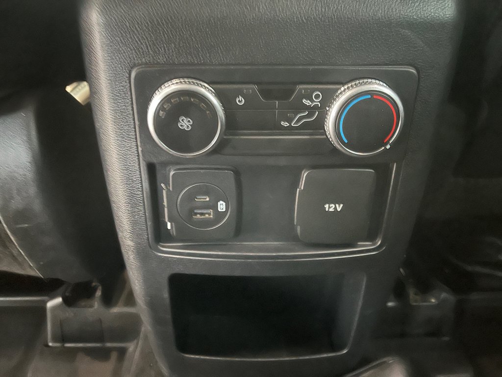 Ford Explorer XLT 2021 à Amos, Québec - 11 - w1024h768px