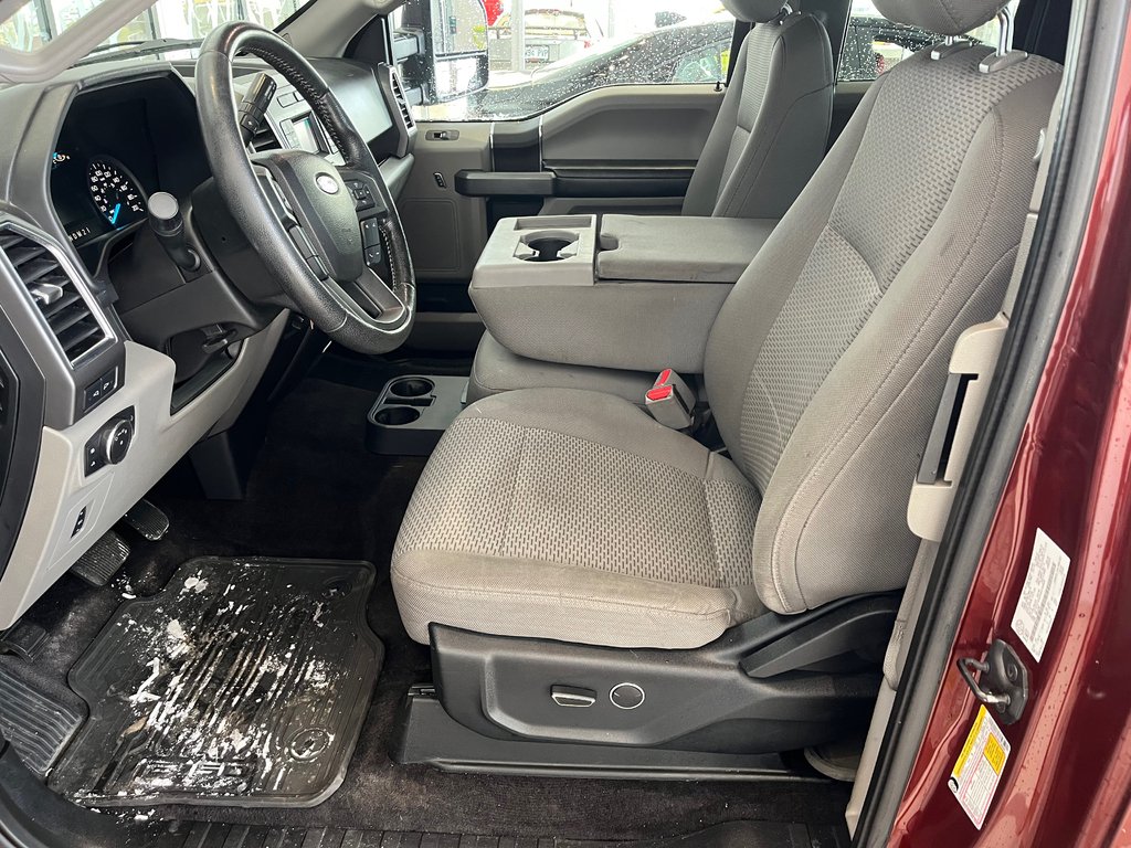 2016 Ford F-150 xlt in Amos, Quebec - 18 - w1024h768px