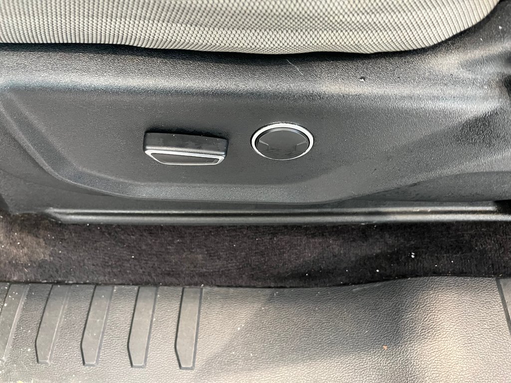 2016 Ford F-150 xlt in Amos, Quebec - 9 - w1024h768px