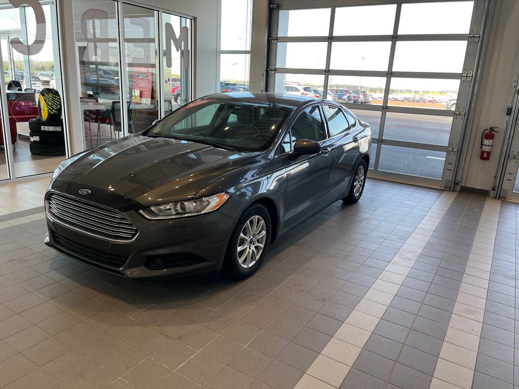 2016 Ford Fusion S in Amos, Quebec - 7 - w1024h768px