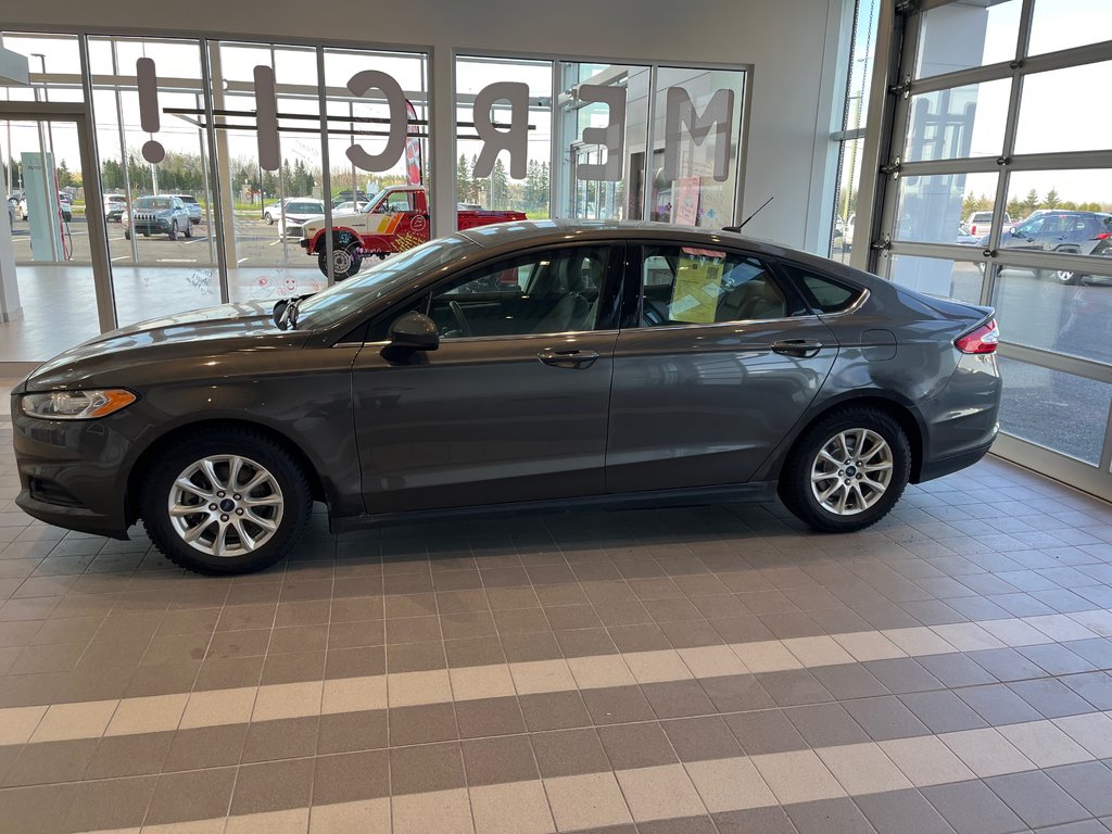 2016 Ford Fusion S in Amos, Quebec - 6 - w1024h768px