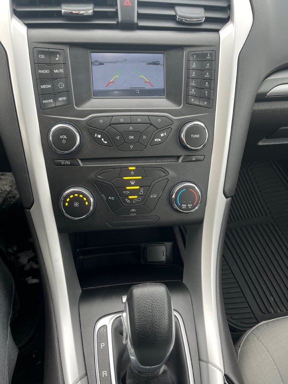 2016 Ford Fusion S in Amos, Quebec - 12 - w1024h768px