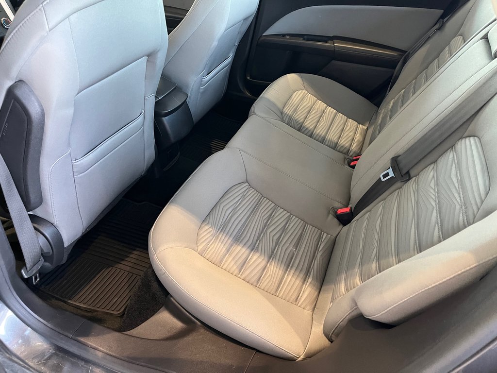 2016 Ford Fusion S in Amos, Quebec - 16 - w1024h768px