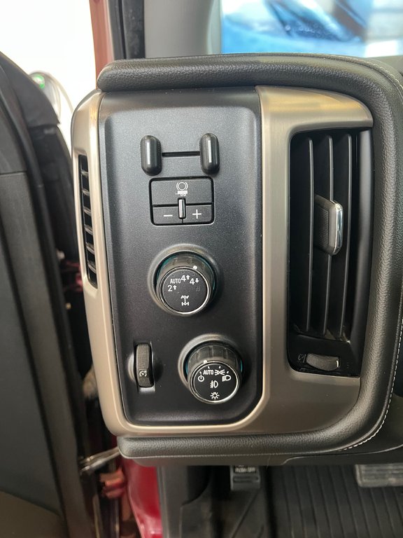2018 GMC Sierra 1500 Denali in Amos, Quebec - 12 - w1024h768px