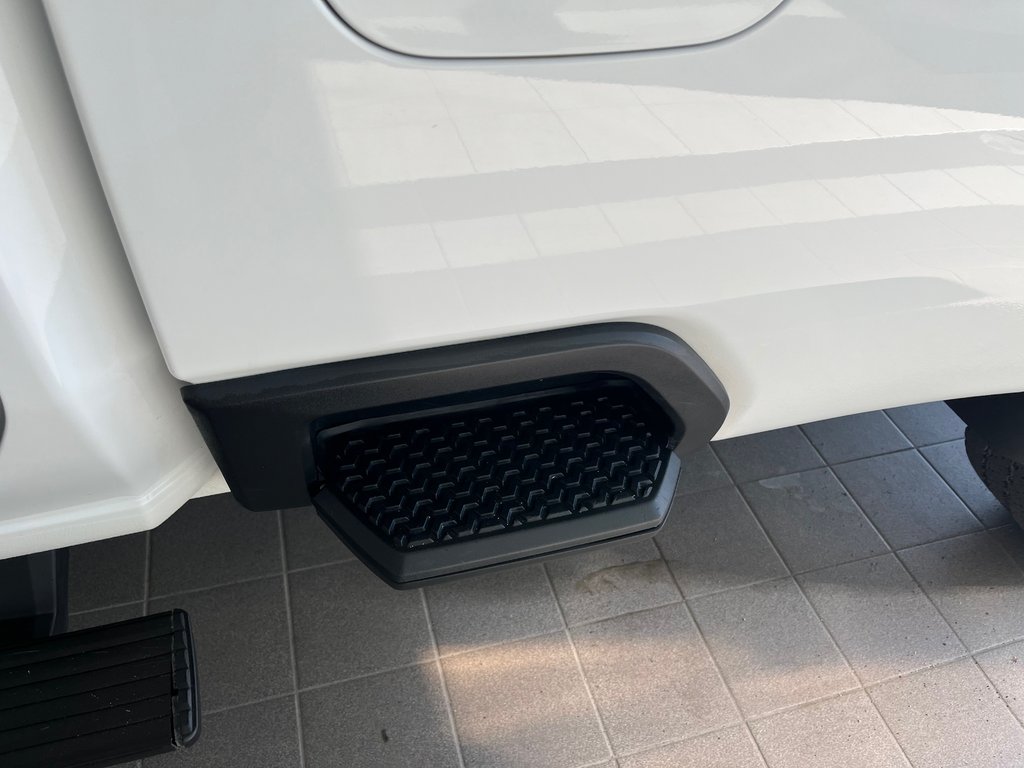 2022 GMC Sierra 2500HD Pro in Amos, Quebec - 10 - w1024h768px