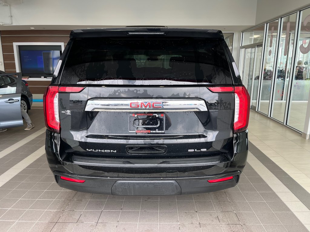 2023 GMC Yukon XL SLE in Amos, Quebec - 8 - w1024h768px