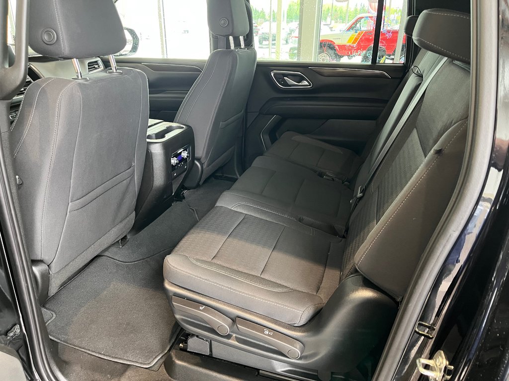 2023 GMC Yukon XL SLE in Amos, Quebec - 11 - w1024h768px
