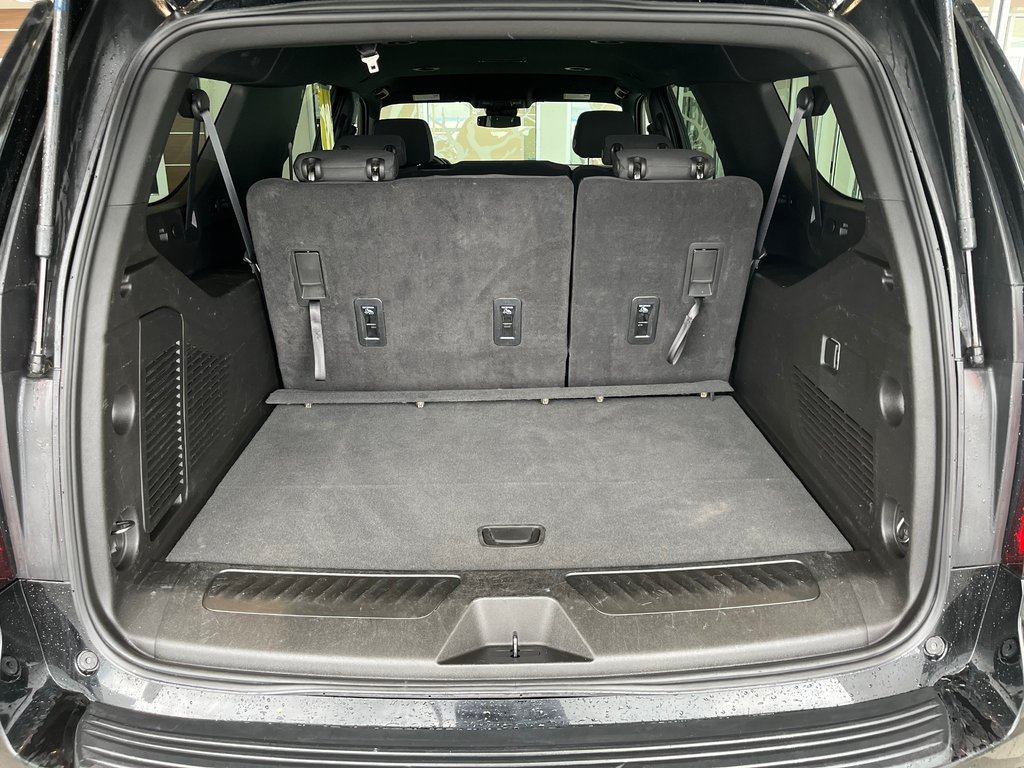 2023 GMC Yukon XL SLE in Amos, Quebec - 9 - w1024h768px