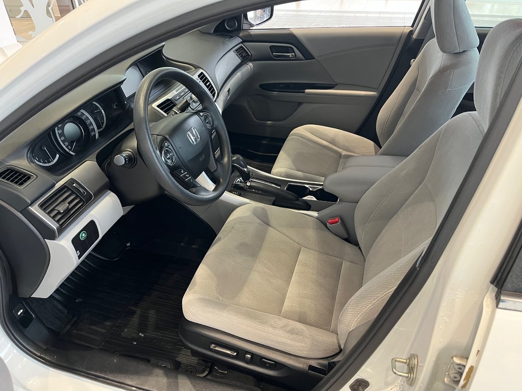 Honda Accord Sedan LX 2015 à Amos, Québec - 10 - w1024h768px