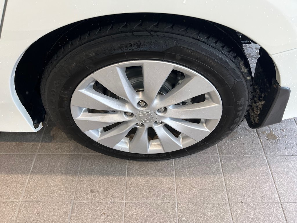 Honda Accord Sedan LX 2015 à Amos, Québec - 8 - w1024h768px