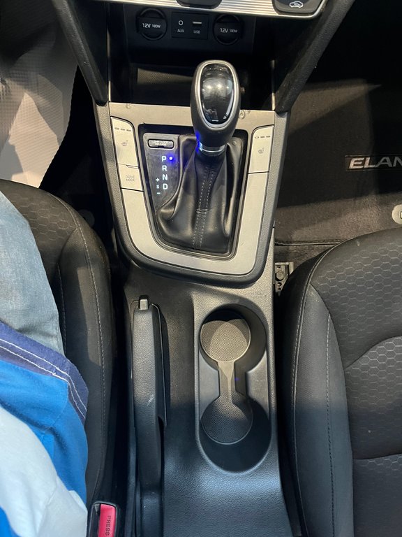 Hyundai Elantra Essential 2019 à Amos, Québec - 15 - w1024h768px