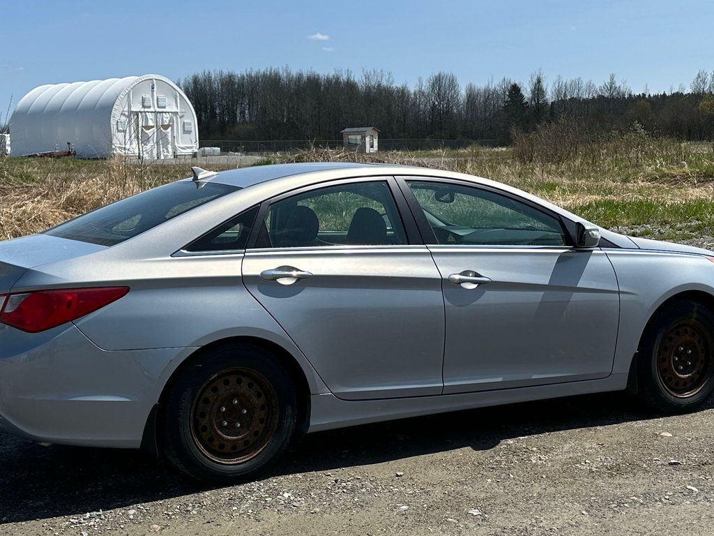 2011  Sonata * VERSION Limited * in Amos, Quebec - 6 - w1024h768px