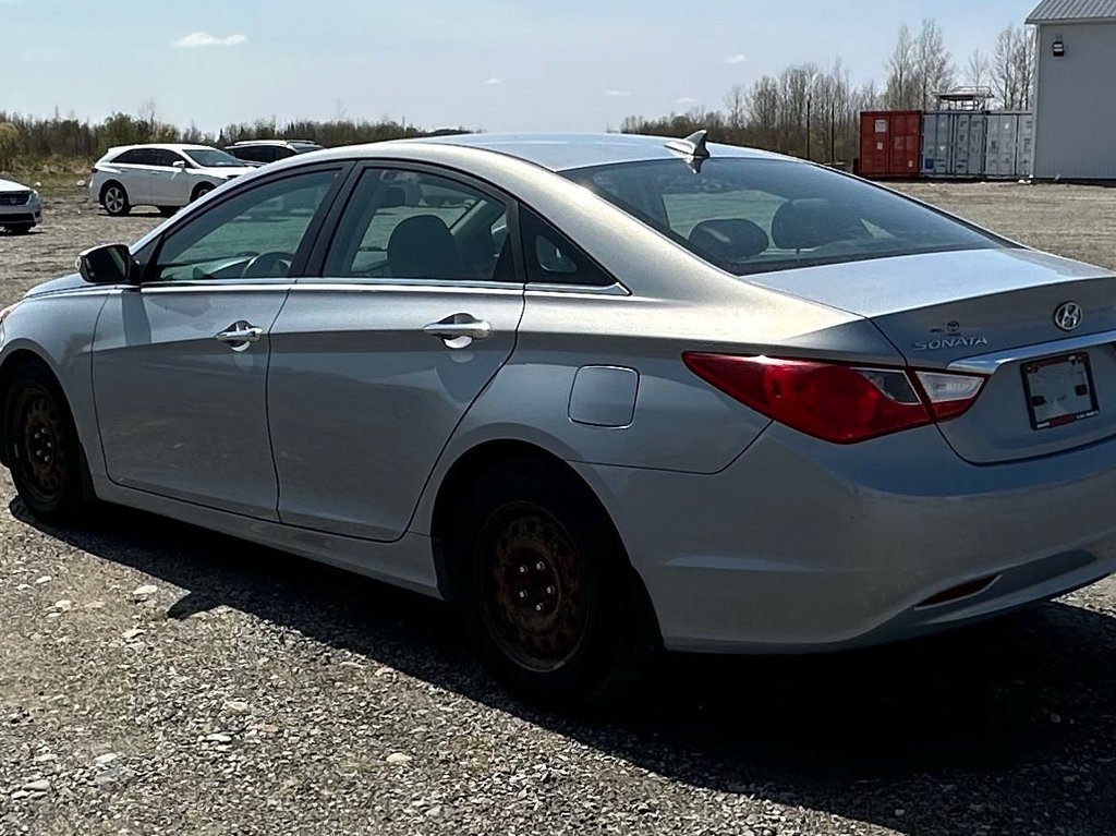 2011  Sonata * VERSION Limited * in Amos, Quebec - 3 - w1024h768px