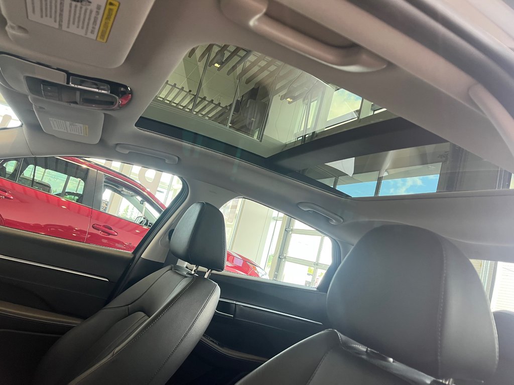 2021 Hyundai Sonata Ultimate in Amos, Quebec - 11 - w1024h768px