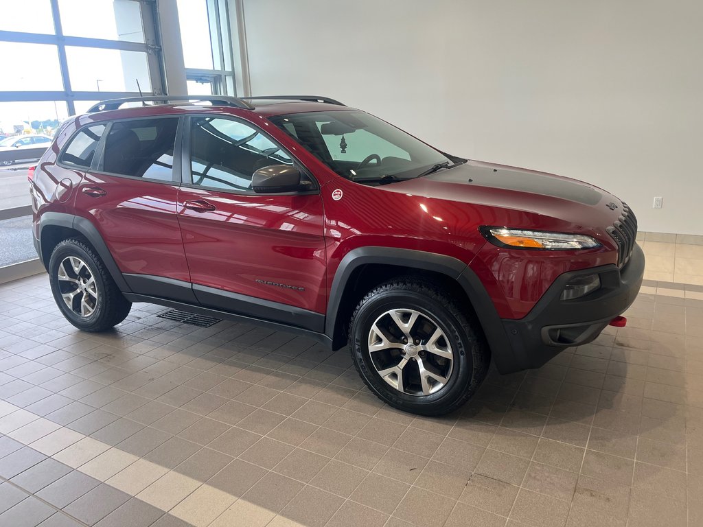 Jeep Cherokee Trailhawk 2016 à Amos, Québec - 2 - w1024h768px