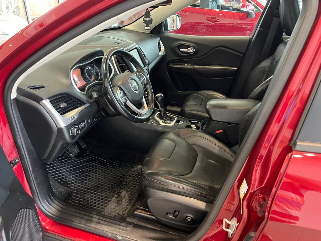 Jeep Cherokee Trailhawk 2016 à Amos, Québec - 11 - w1024h768px
