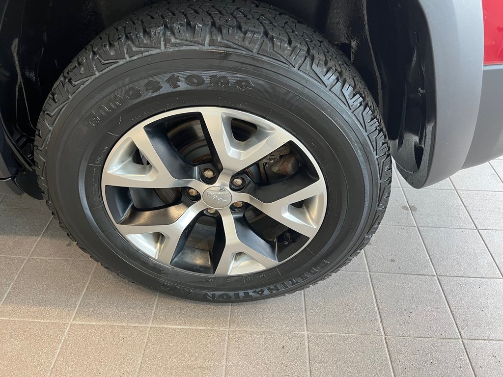 Jeep Cherokee Trailhawk 2016 à Amos, Québec - 9 - w1024h768px