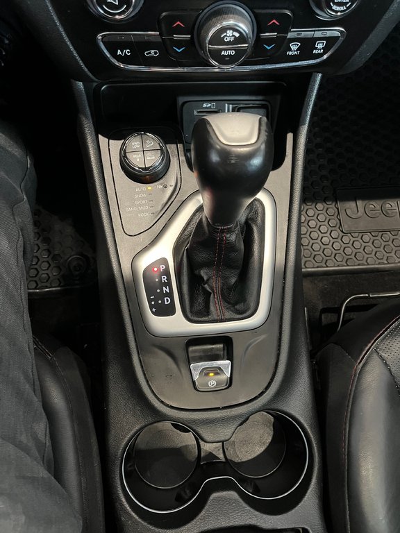 Jeep Cherokee Trailhawk 2016 à Amos, Québec - 19 - w1024h768px