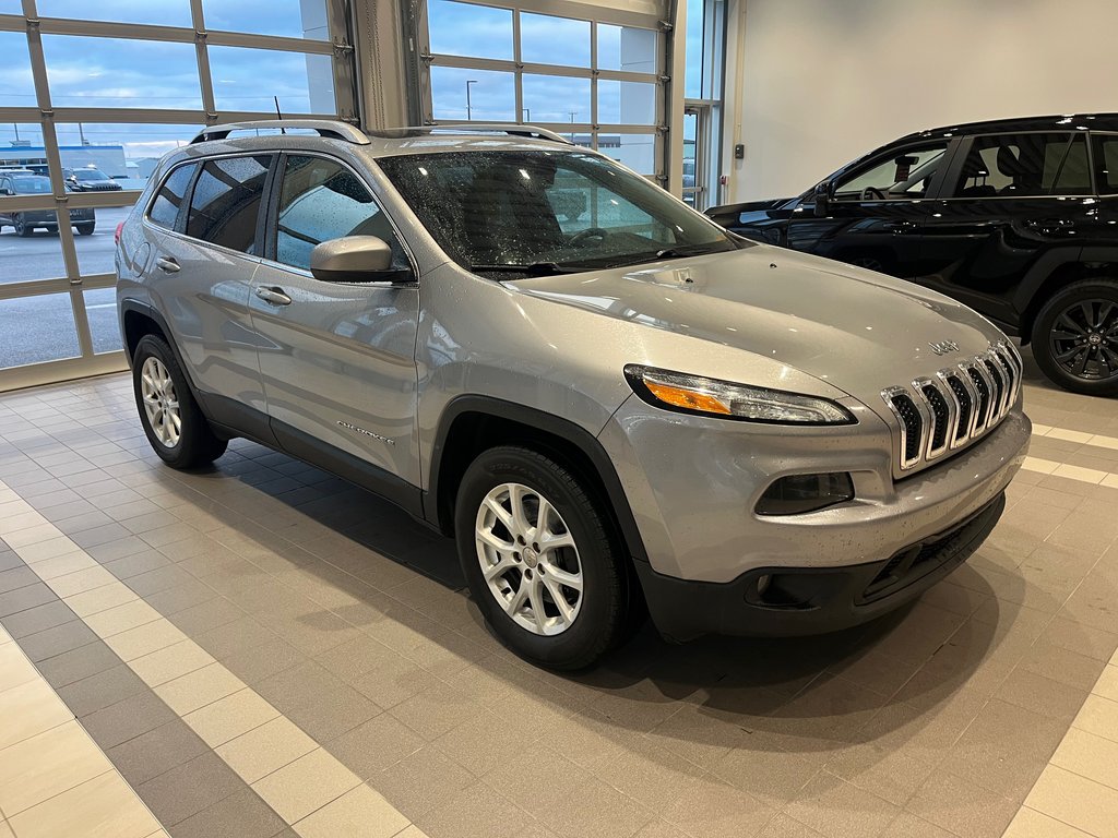Jeep Cherokee North 2016 à Amos, Québec - 1 - w1024h768px