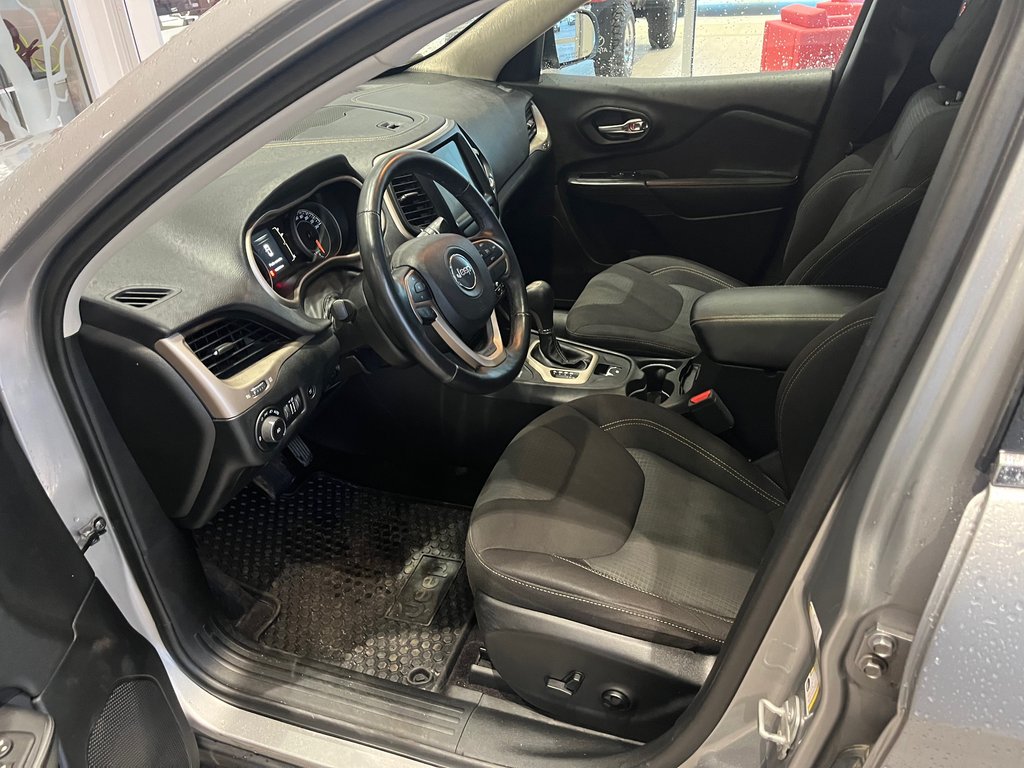 Jeep Cherokee North 2016 à Amos, Québec - 12 - w1024h768px