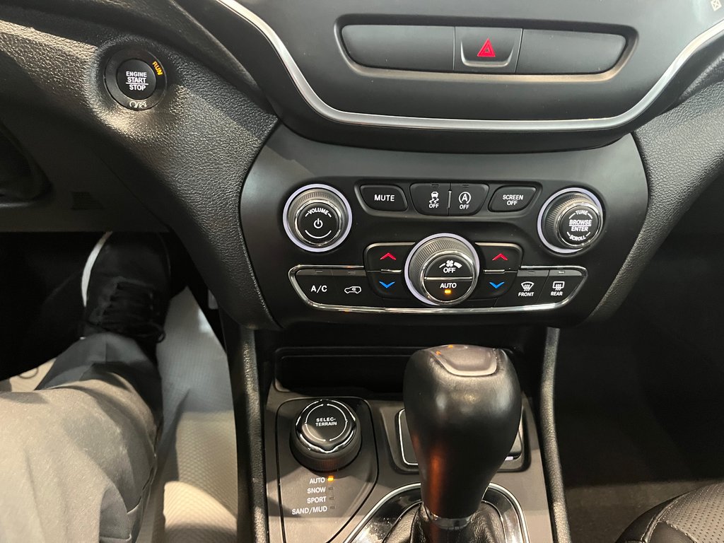 Jeep Cherokee Altitude 2022 à Amos, Québec - 21 - w1024h768px