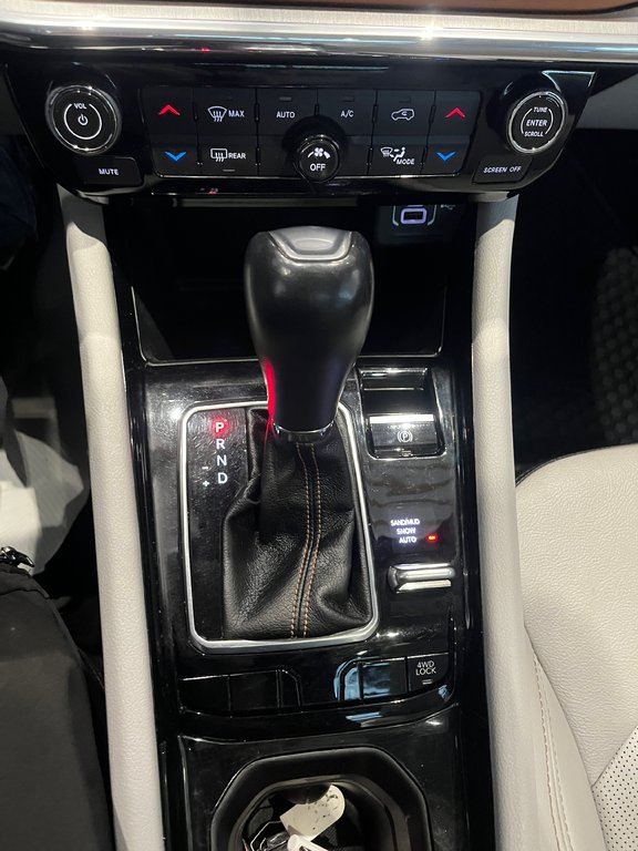 2022 Jeep Compass Limited in Amos, Quebec - 19 - w1024h768px