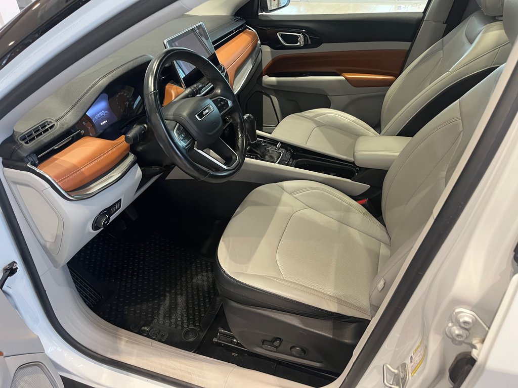 2022 Jeep Compass Limited in Amos, Quebec - 11 - w1024h768px