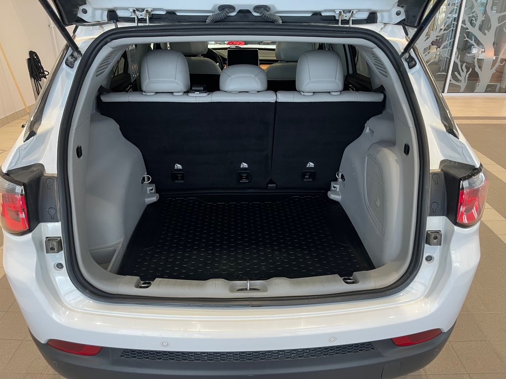 2022 Jeep Compass Limited in Amos, Quebec - 7 - w1024h768px