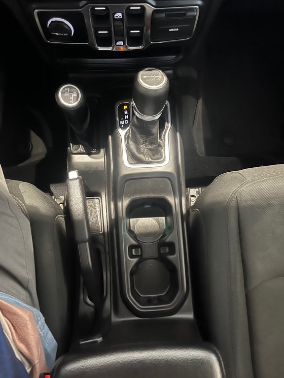 Jeep Gladiator Willys 2022 à Amos, Québec - 18 - w1024h768px