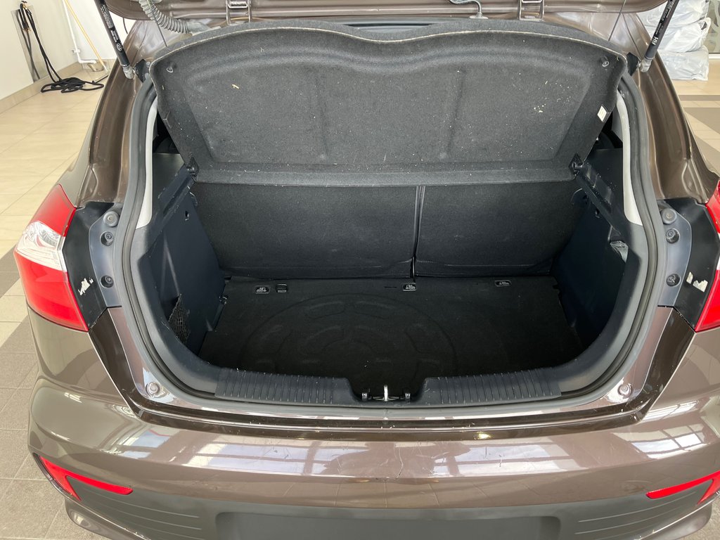 2016 Kia Rio LX in Amos, Quebec - 6 - w1024h768px