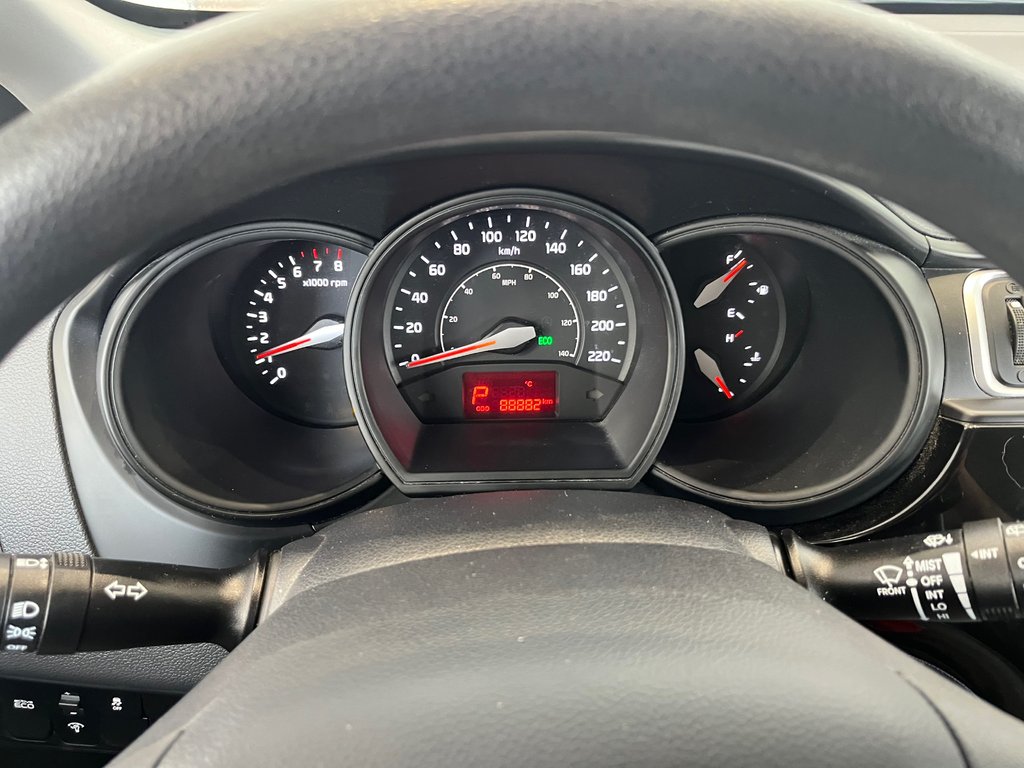 2016 Kia Rio LX in Amos, Quebec - 10 - w1024h768px