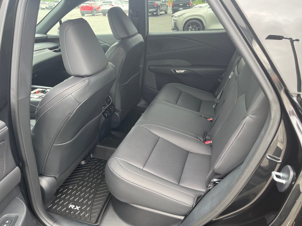 2026 Lexus RX 350 in Amos, Quebec - 7 - w1024h768px