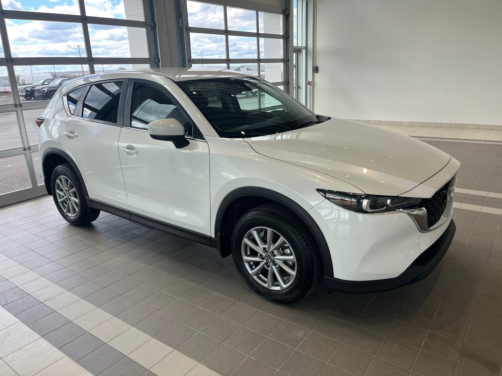 Mazda CX-5 GX 2023 à Amos, Québec - 4 - w1024h768px