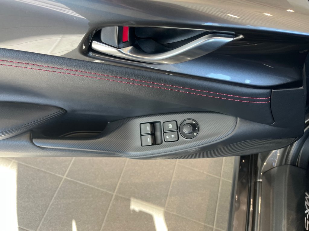 2018 Mazda MX-5 GT in Amos, Quebec - 9 - w1024h768px