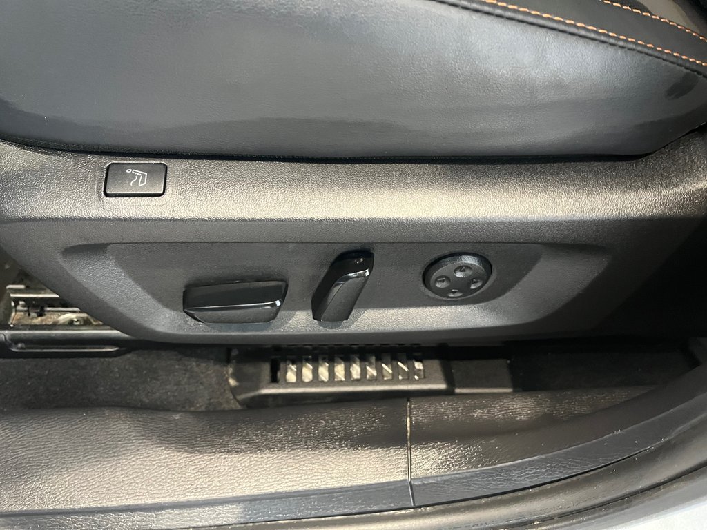 2025 Mitsubishi Outlander Plug-In Hybrid GT-PREMIUM in Amos, Quebec - 23 - w1024h768px