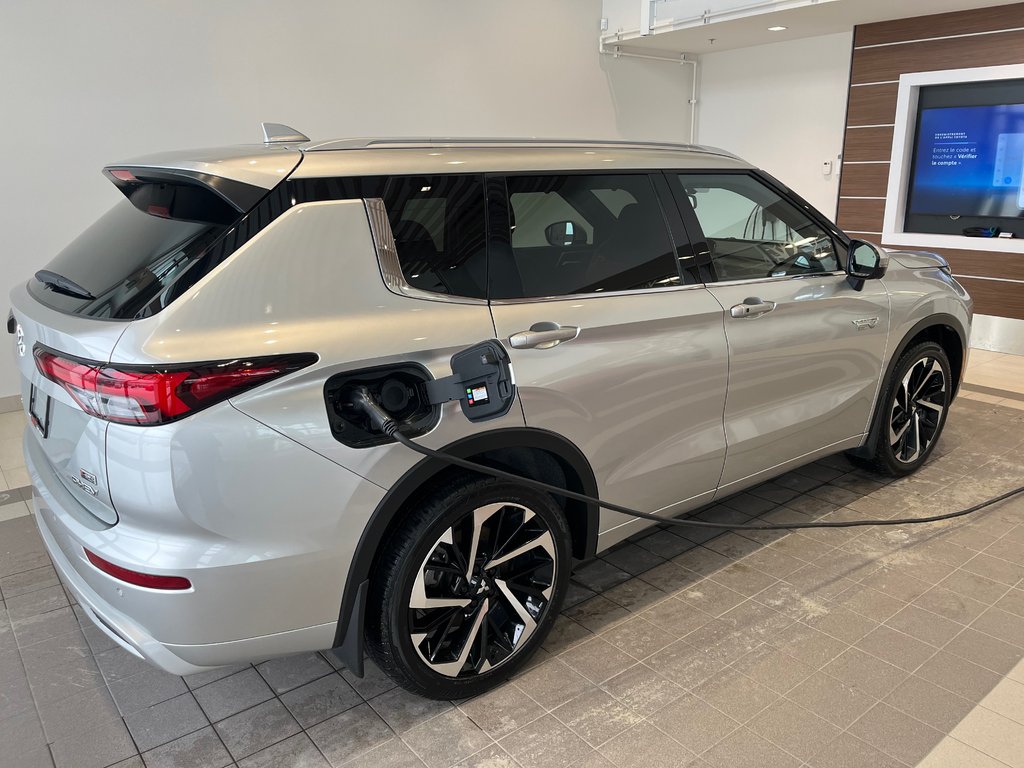 2025 Mitsubishi Outlander Plug-In Hybrid GT-PREMIUM in Amos, Quebec - 4 - w1024h768px