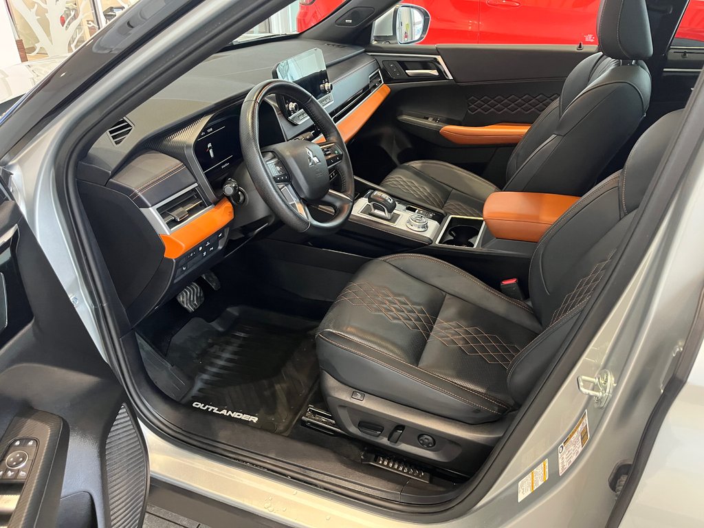 2025 Mitsubishi Outlander Plug-In Hybrid GT-PREMIUM in Amos, Quebec - 13 - w1024h768px