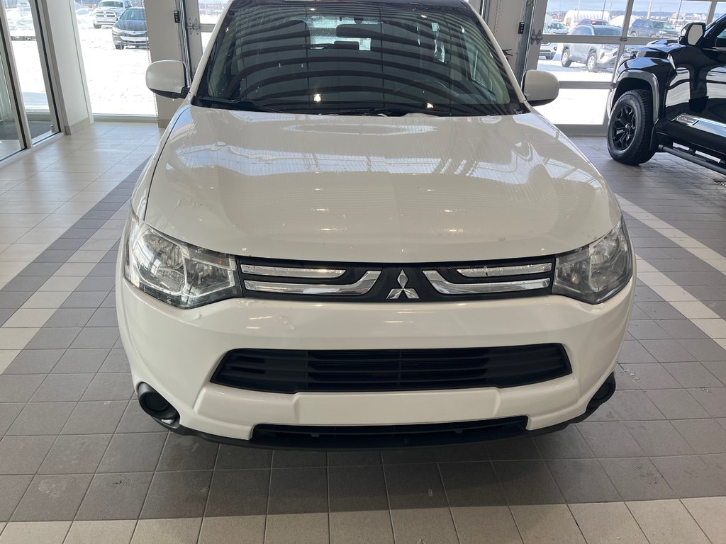 2014 Mitsubishi Outlander ES in Amos, Quebec - 2 - w1024h768px