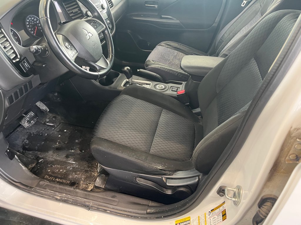 2014 Mitsubishi Outlander ES in Amos, Quebec - 8 - w1024h768px