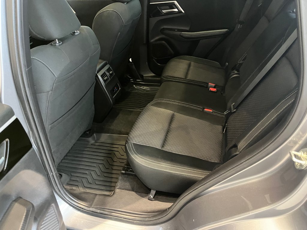Mitsubishi Outlander SE 2023 à Amos, Québec - 9 - w1024h768px