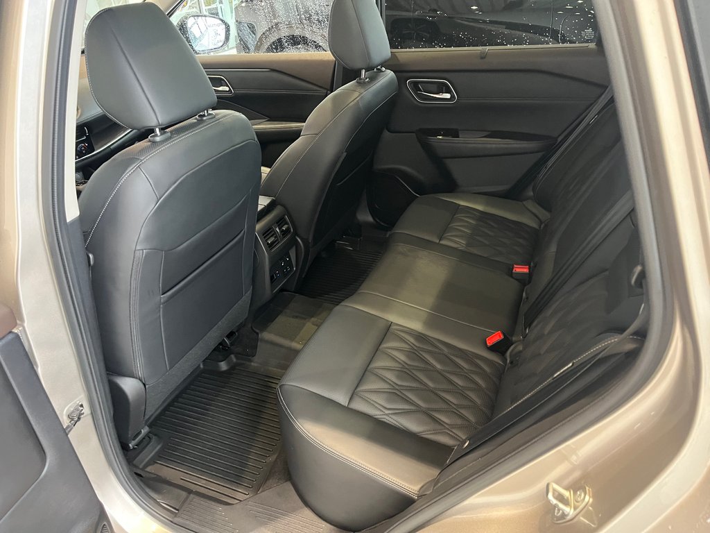 2022 Nissan Rogue Platinum in Amos, Quebec - 10 - w1024h768px