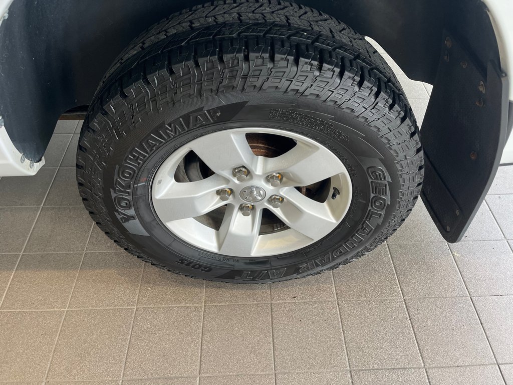 2021 Ram 1500 Classic SLT in Amos, Quebec - 8 - w1024h768px