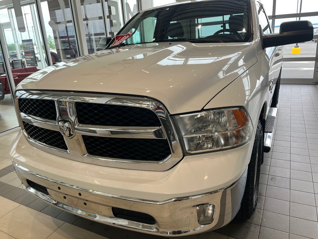 2021 Ram 1500 Classic SLT in Amos, Quebec - 6 - w1024h768px