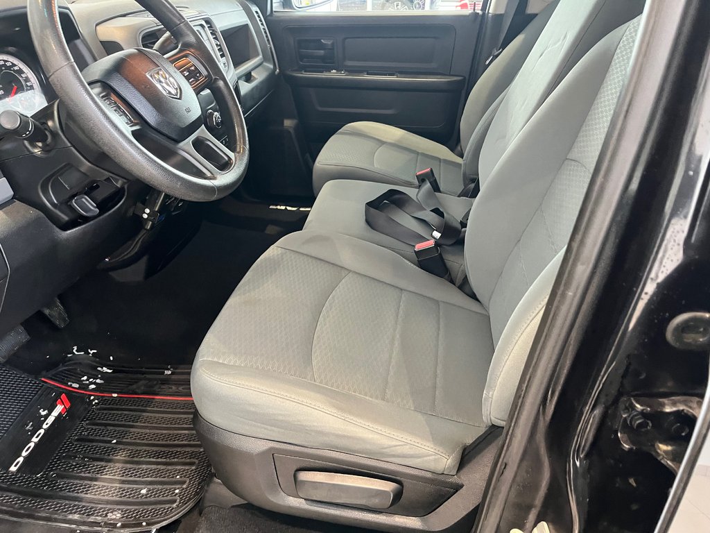 2017 Ram 1500 Express in Amos, Quebec - 16 - w1024h768px