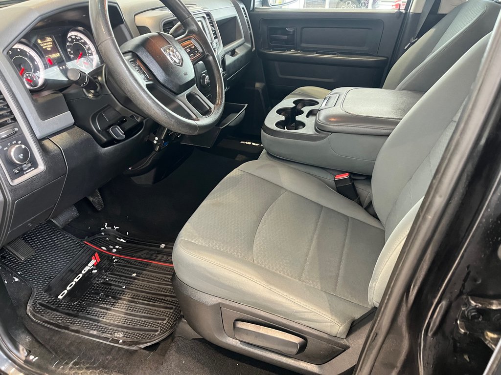 2017 Ram 1500 Express in Amos, Quebec - 9 - w1024h768px
